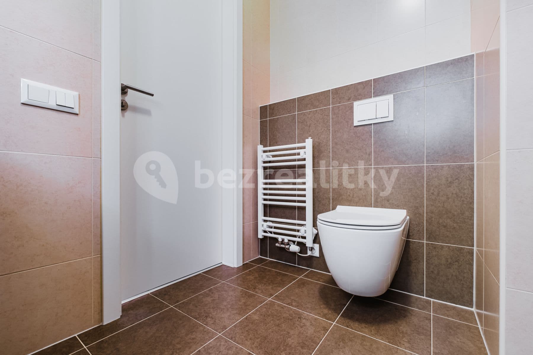 Pronájem bytu  40 m², Olgy Havlové, Praha, Praha