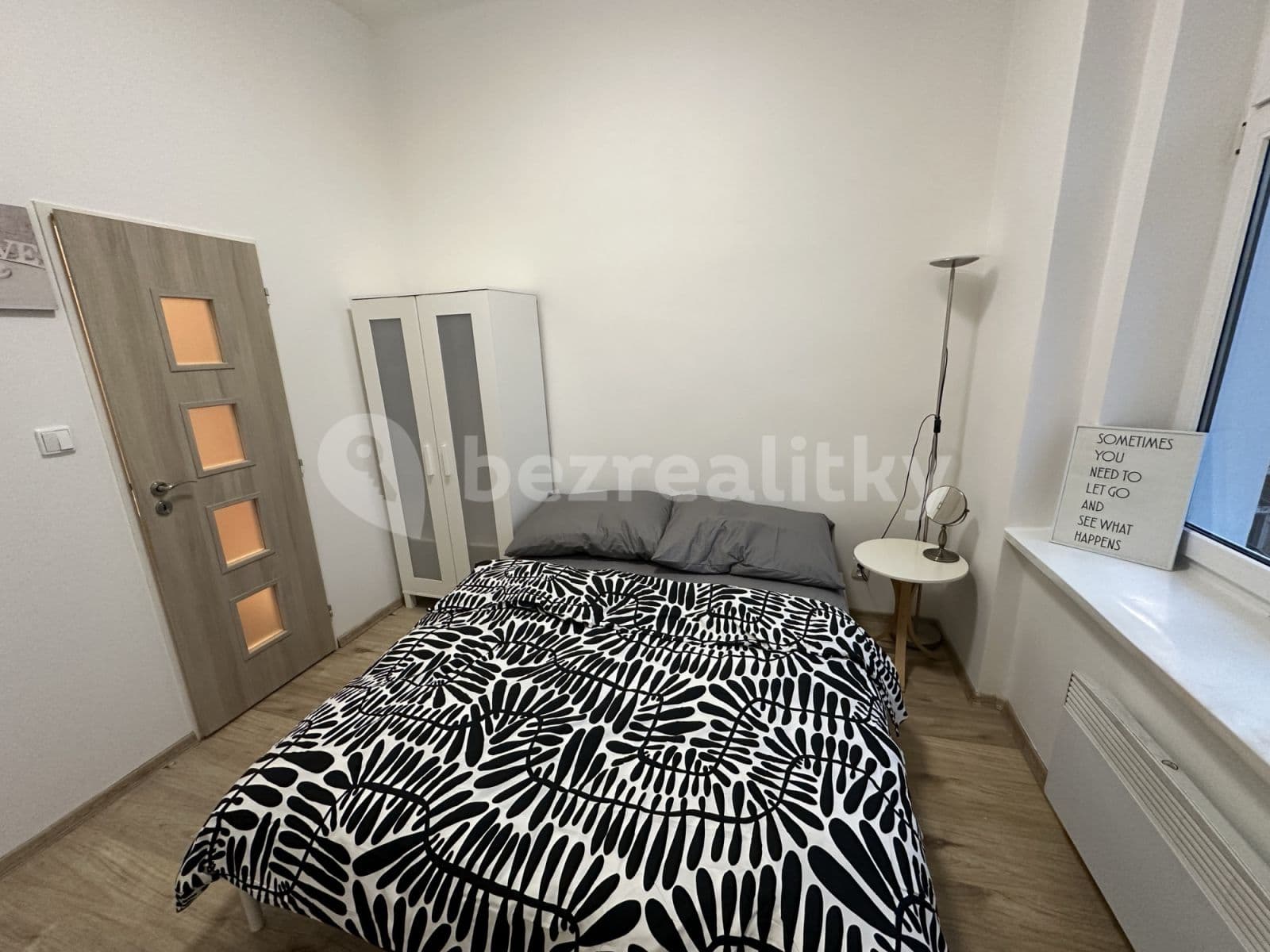 Pronájem bytu 1+kk 35 m², V. Nejedlého, Praha, Praha