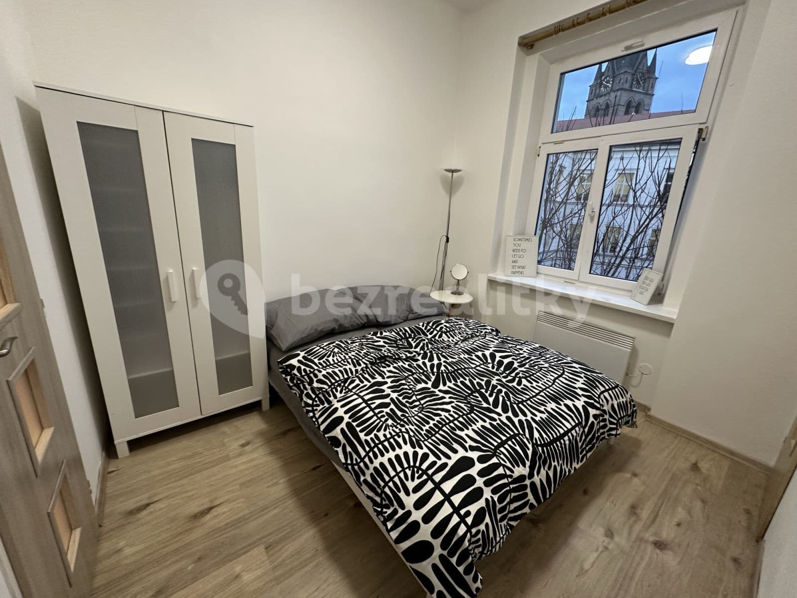 Pronájem bytu 1+kk 35 m², V. Nejedlého, Praha, Praha