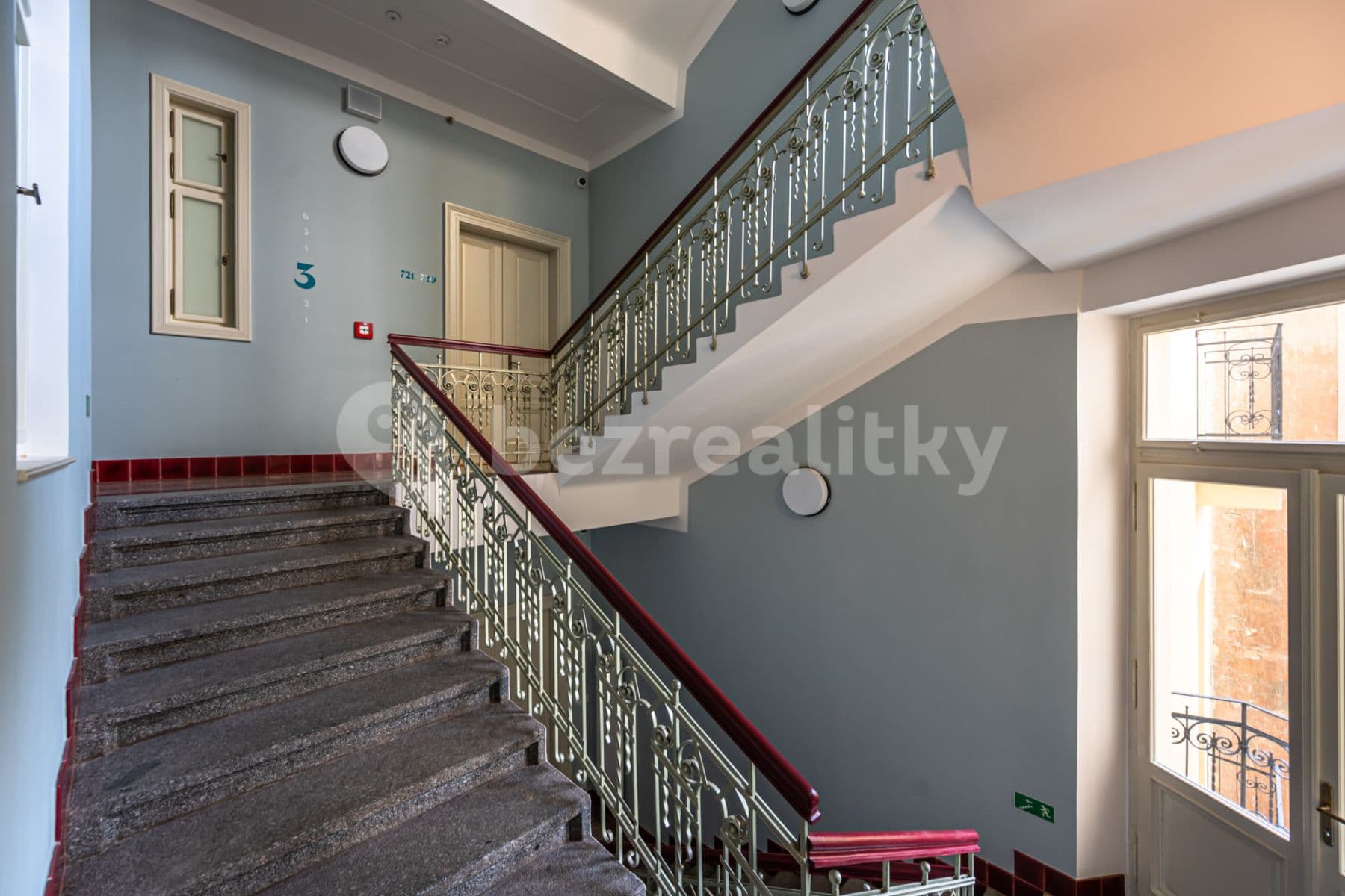 Pronájem bytu  80 m², Krkonošská, Praha, Praha