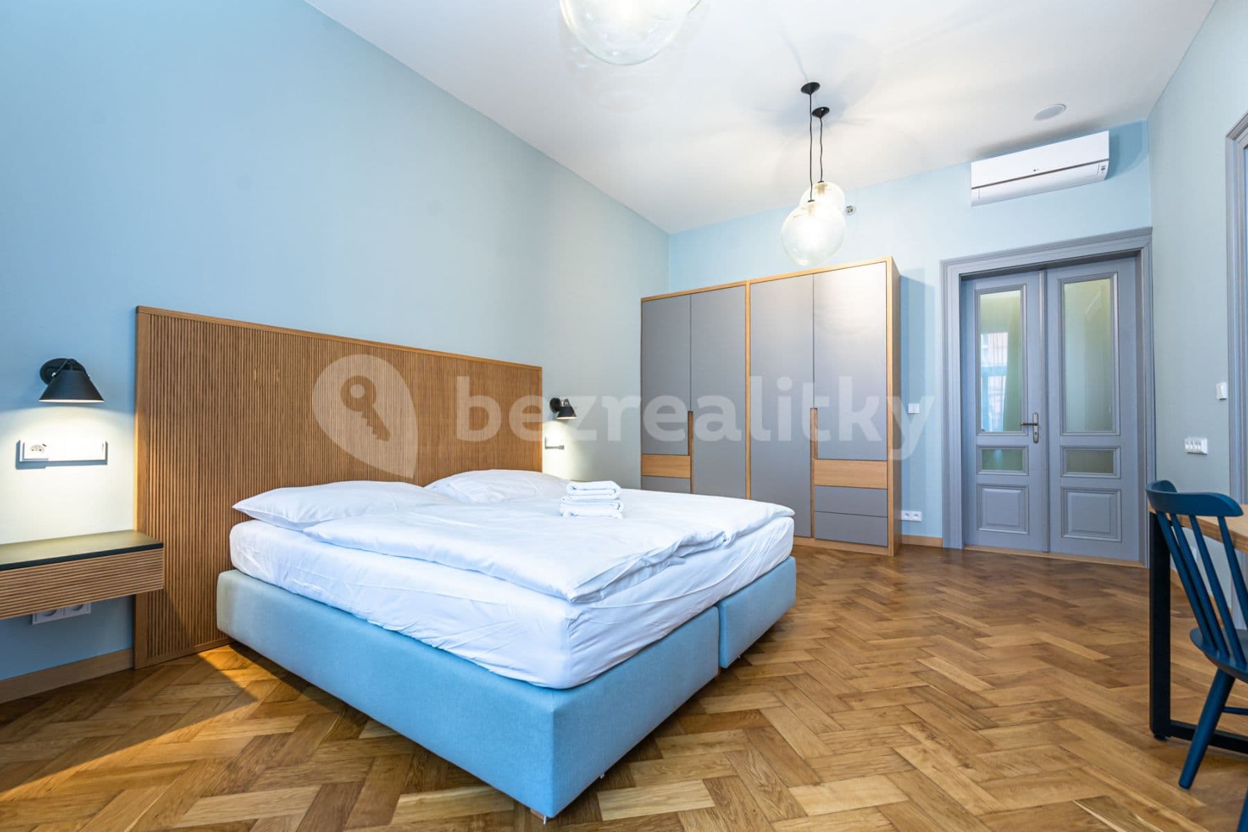 Pronájem bytu  80 m², Krkonošská, Praha, Praha