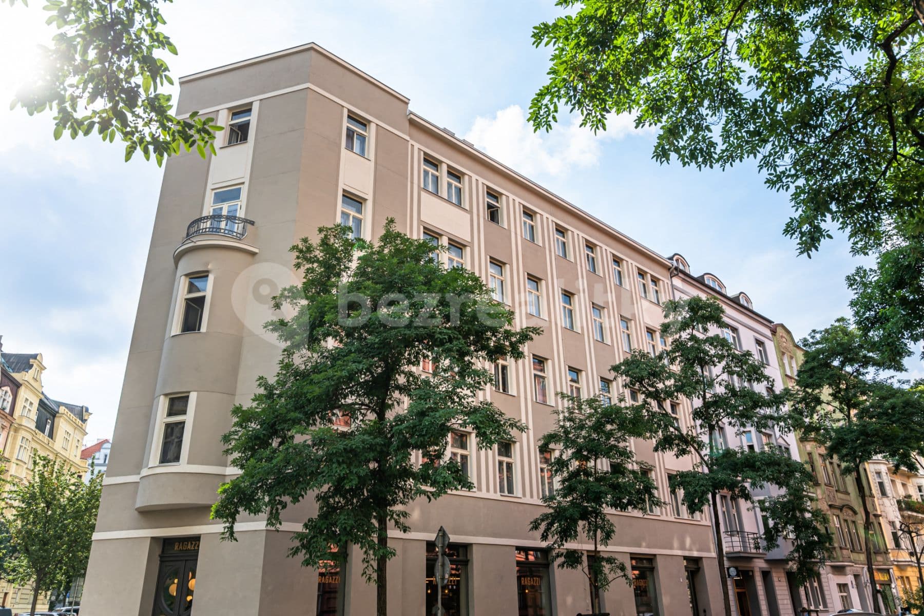 Pronájem bytu  80 m², Krkonošská, Praha, Praha