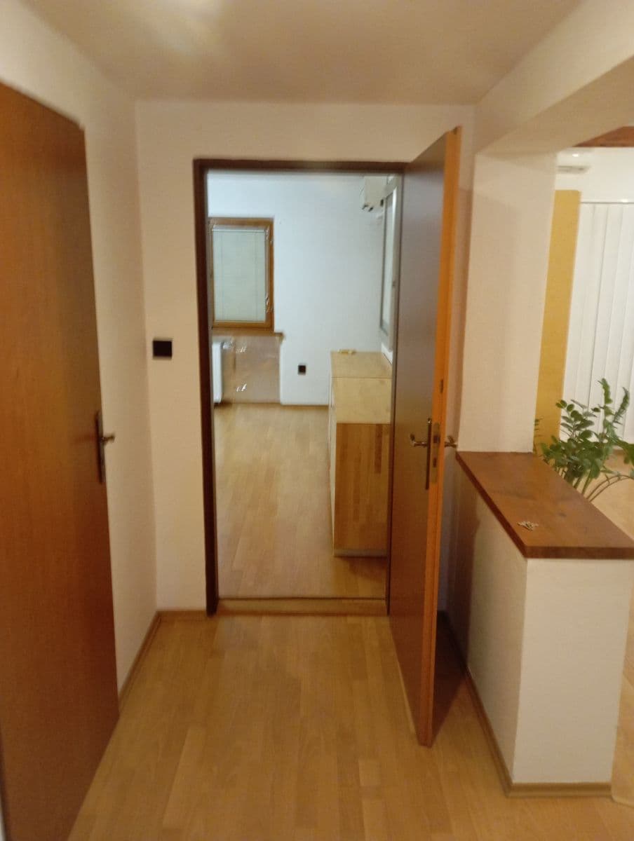Pronájem bytu  120 m², Sološnícka b, Karlova Ves, Bratislavský kraj