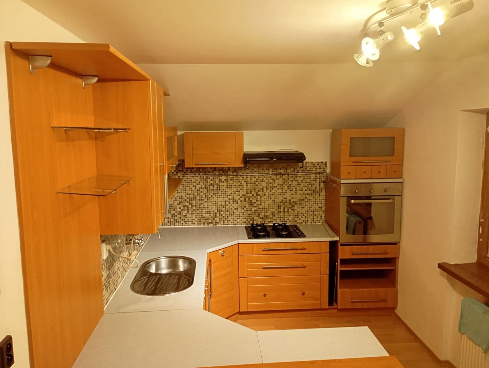 Pronájem bytu  120 m², Sološnícka b, Karlova Ves, Bratislavský kraj