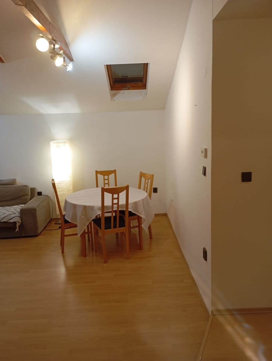 Pronájem bytu  120 m², Sološnícka b, Karlova Ves, Bratislavský kraj