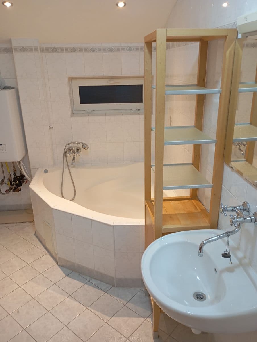 Pronájem bytu  120 m², Sološnícka b, Karlova Ves, Bratislavský kraj