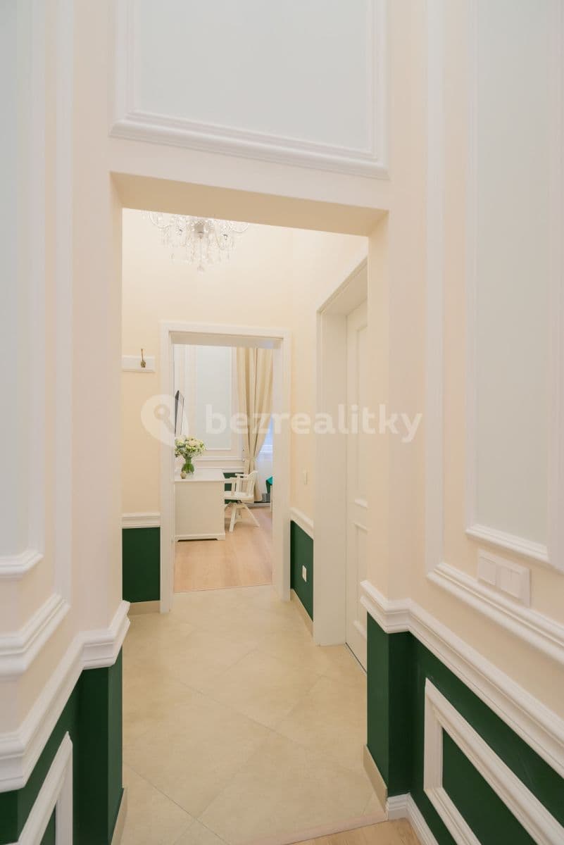 Pronájem bytu 1+1 36 m², Tomáše Garrigue Masaryka, Karlovy Vary, Karlovarský kraj