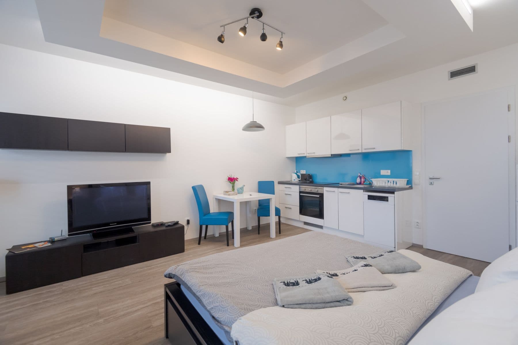 Pronájem bytu  35 m², Koněvova, Praha, Praha