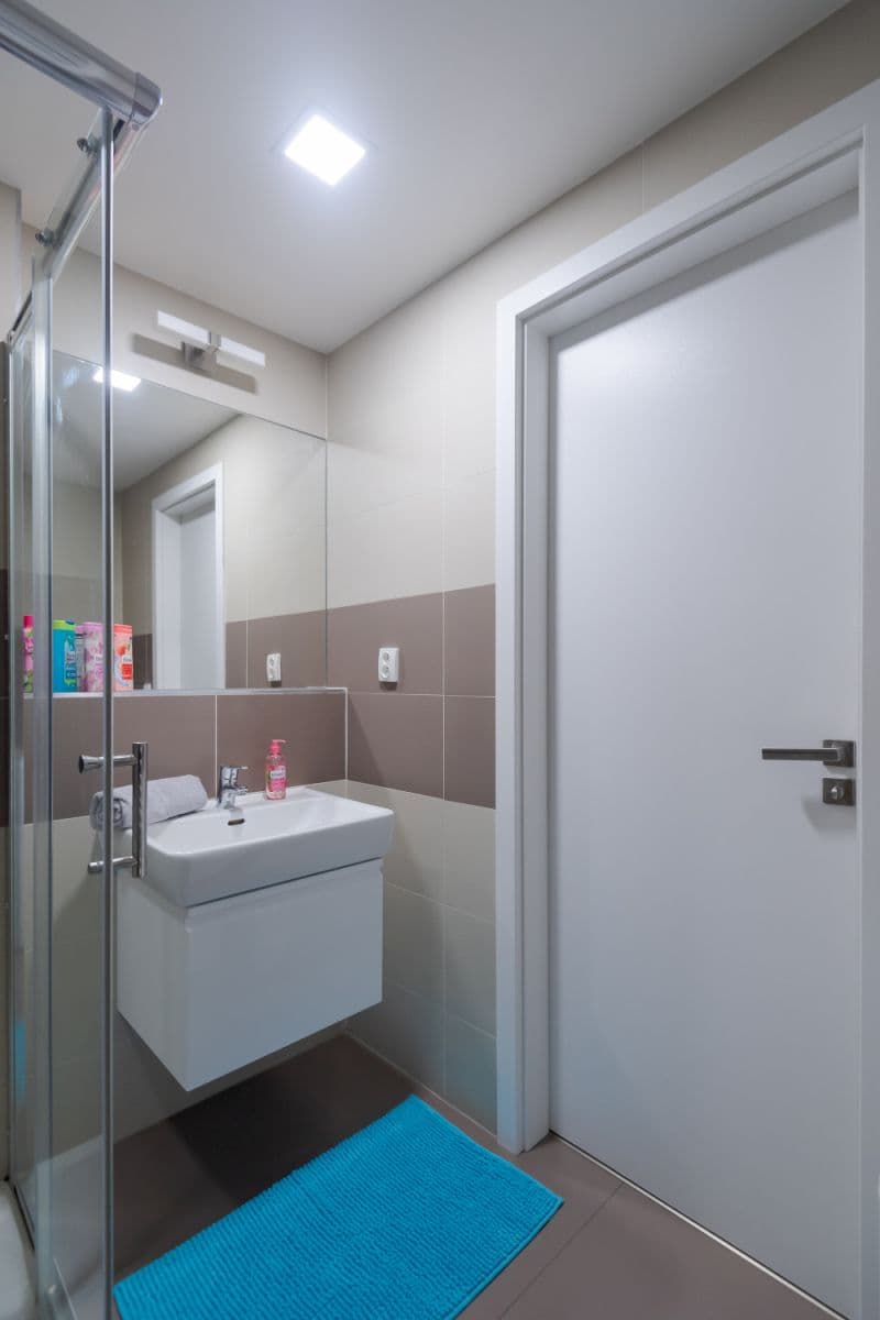 Pronájem bytu  35 m², Koněvova, Praha, Praha