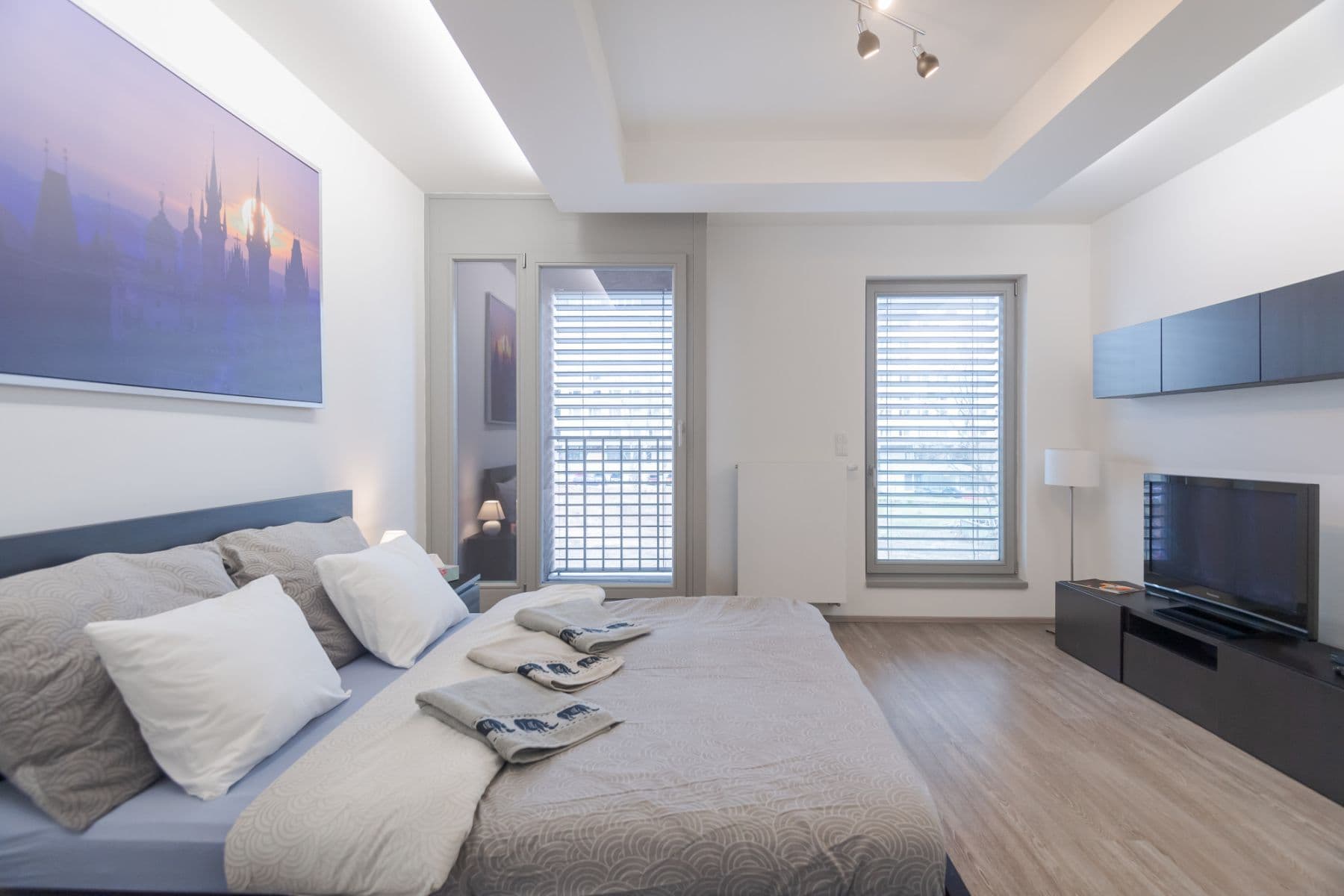 Pronájem bytu  35 m², Koněvova, Praha, Praha