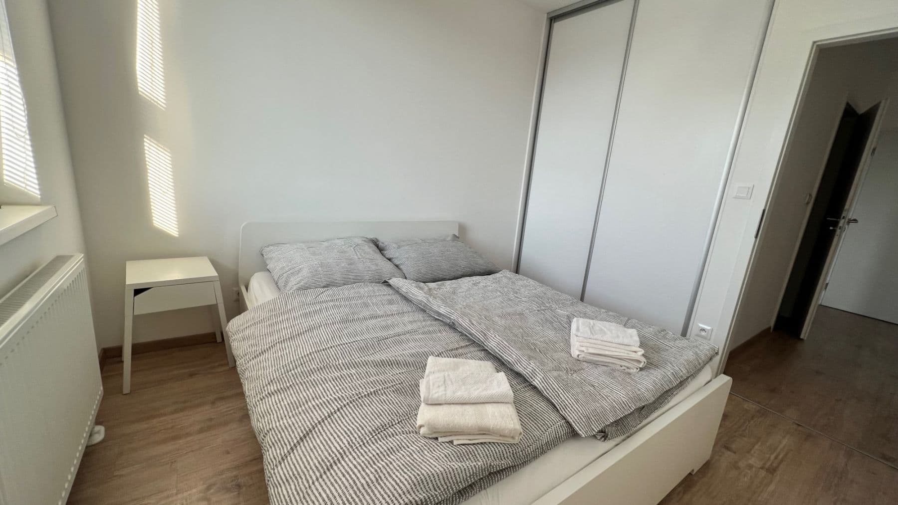 Pronájem bytu  40 m², Prievozská, Ružinov, Bratislavský kraj
