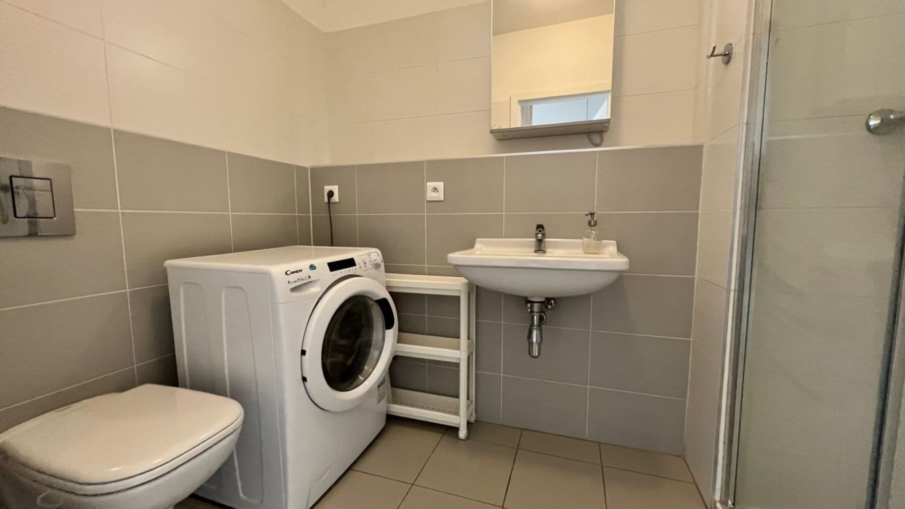 Pronájem bytu  40 m², Prievozská, Ružinov, Bratislavský kraj