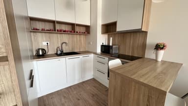 Pronájem bytu  40 m², Prievozská, Ružinov, Bratislavský kraj