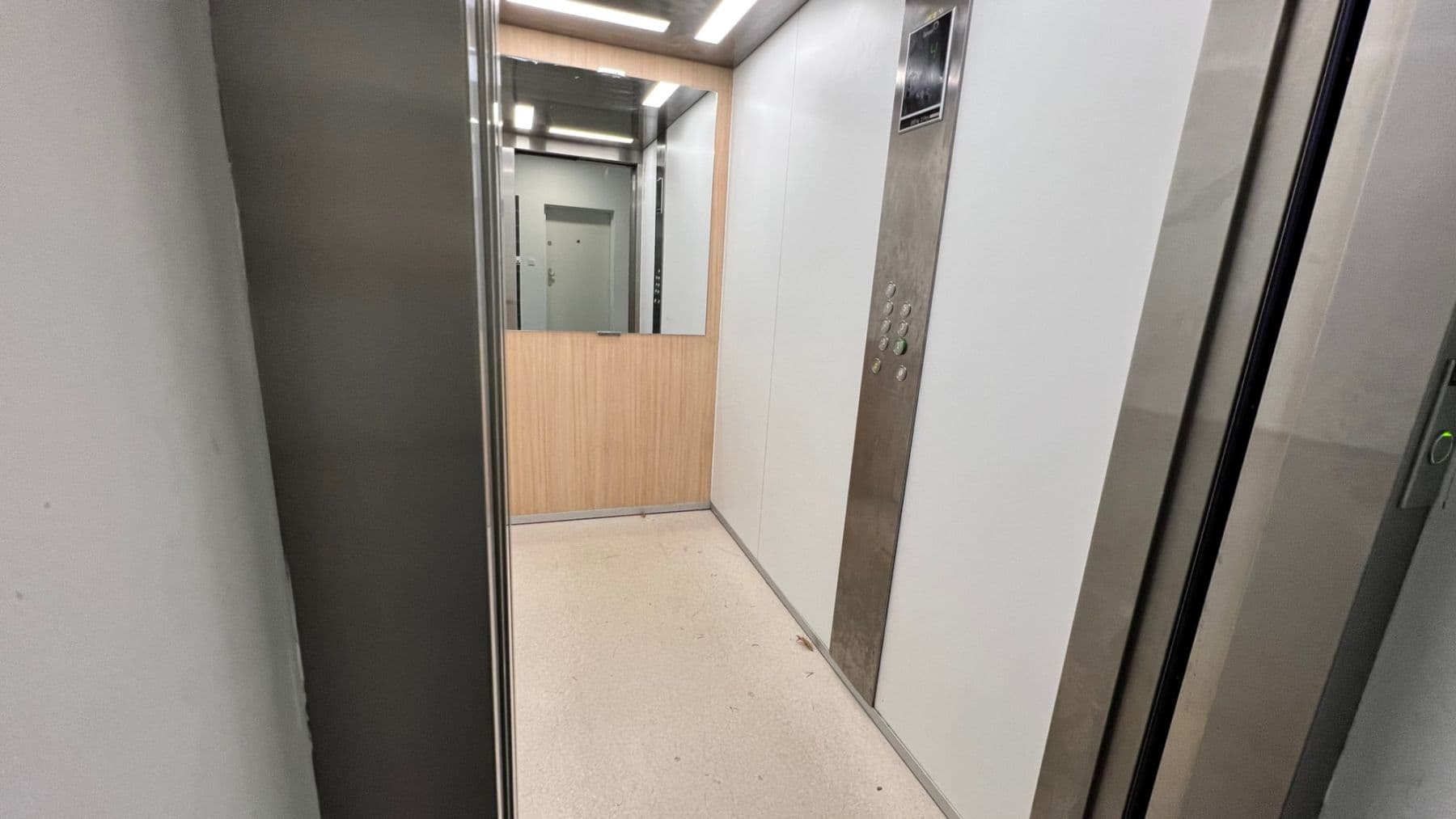 Pronájem bytu  40 m², Prievozská, Ružinov, Bratislavský kraj