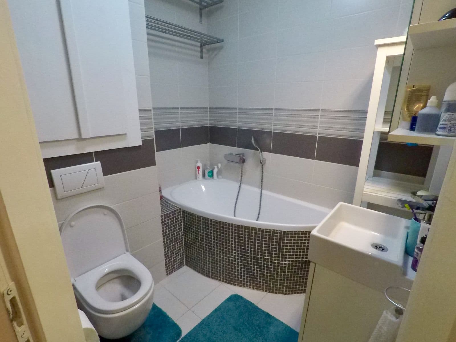 Pronájem bytu  55 m², Baranova, Praha, Praha