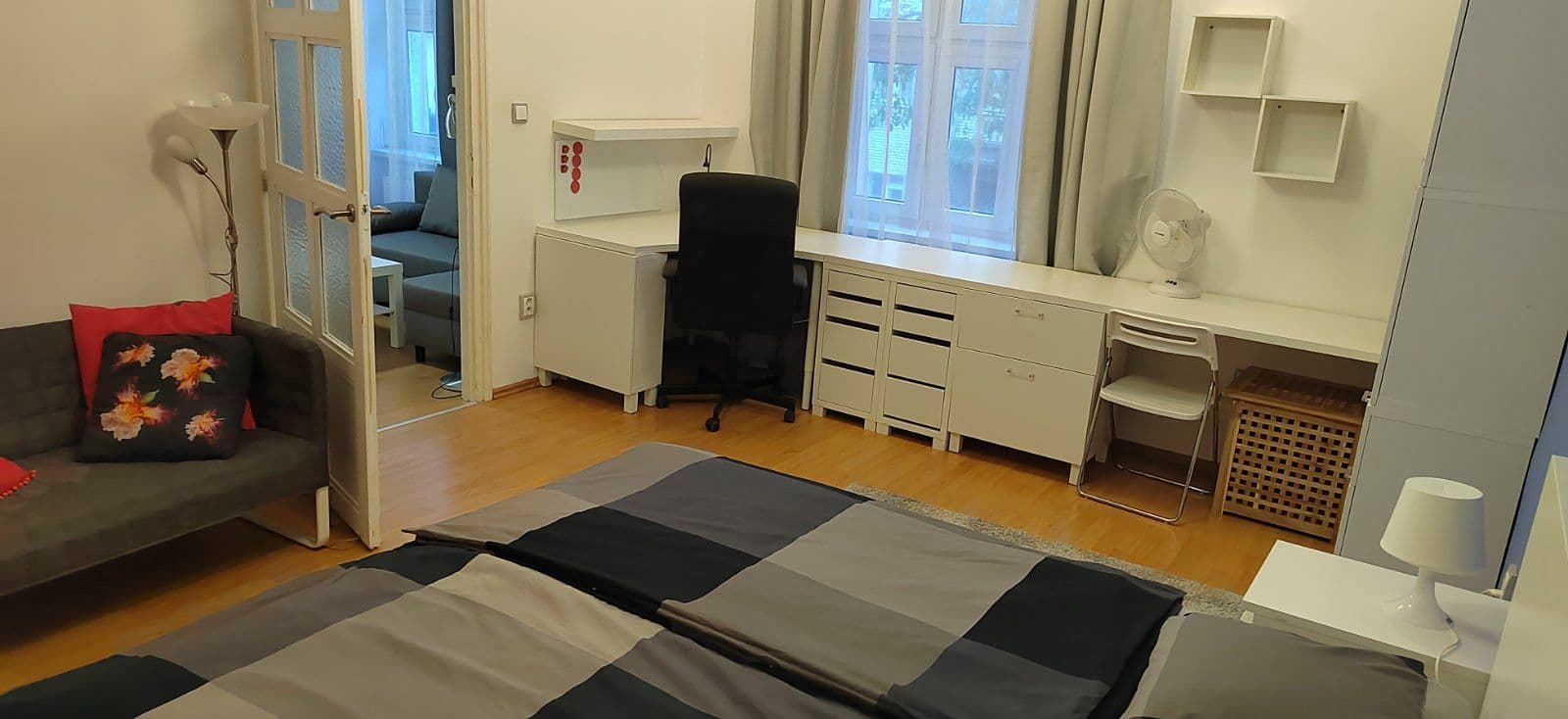 Pronájem bytu  55 m², Baranova, Praha, Praha