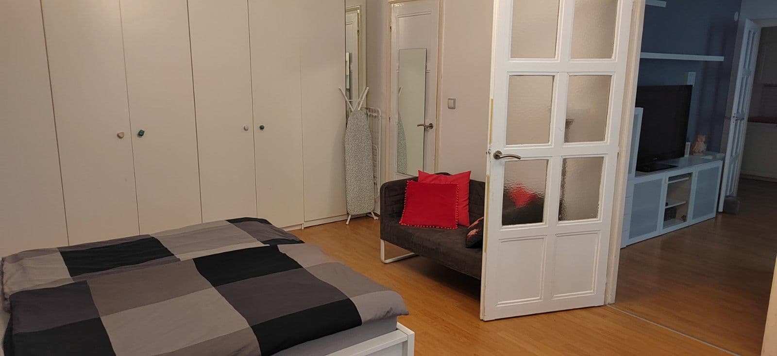 Pronájem bytu  55 m², Baranova, Praha, Praha