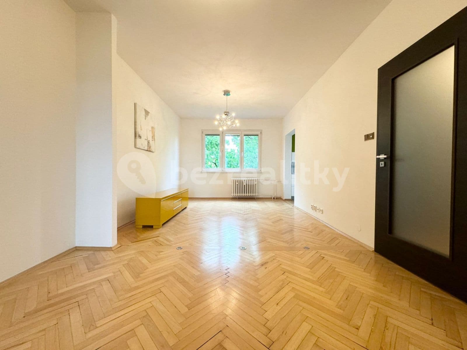 Pronájem bytu 2+1 56 m², Přistoupimská, Praha, Praha