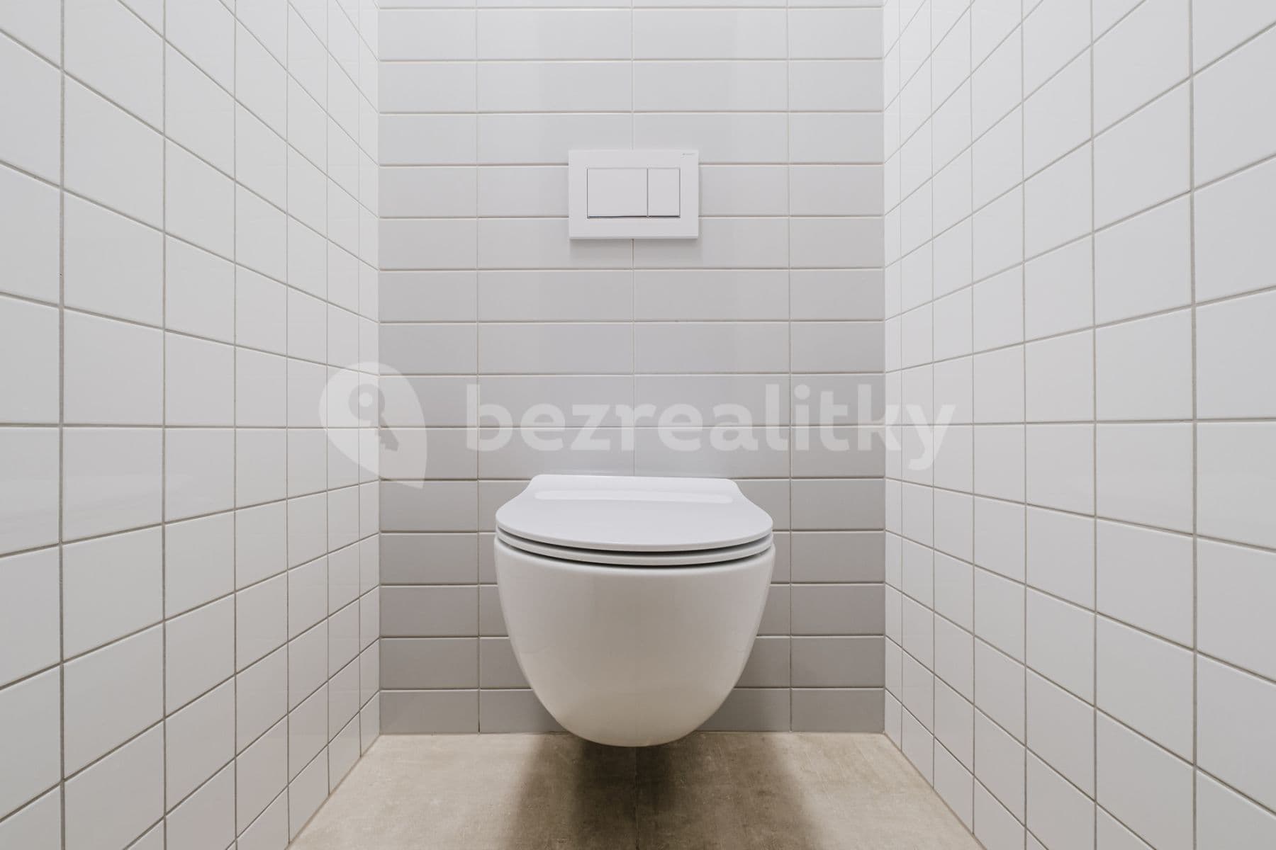 Pronájem bytu  54 m², Chodská, Praha, Praha