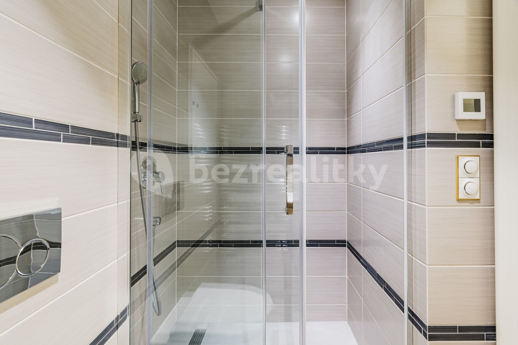 Pronájem bytu  101 m², Dlouhá, Praha, Praha