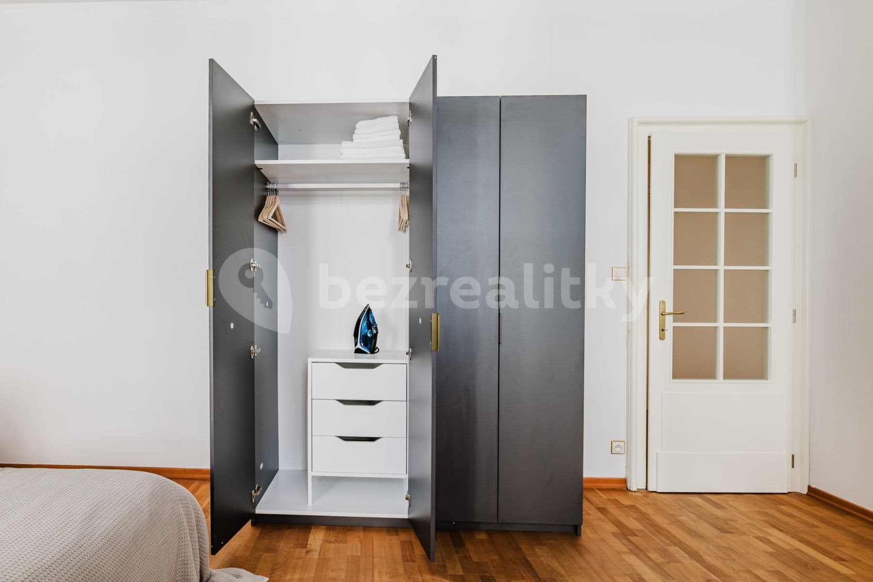 Pronájem bytu  101 m², Dlouhá, Praha, Praha