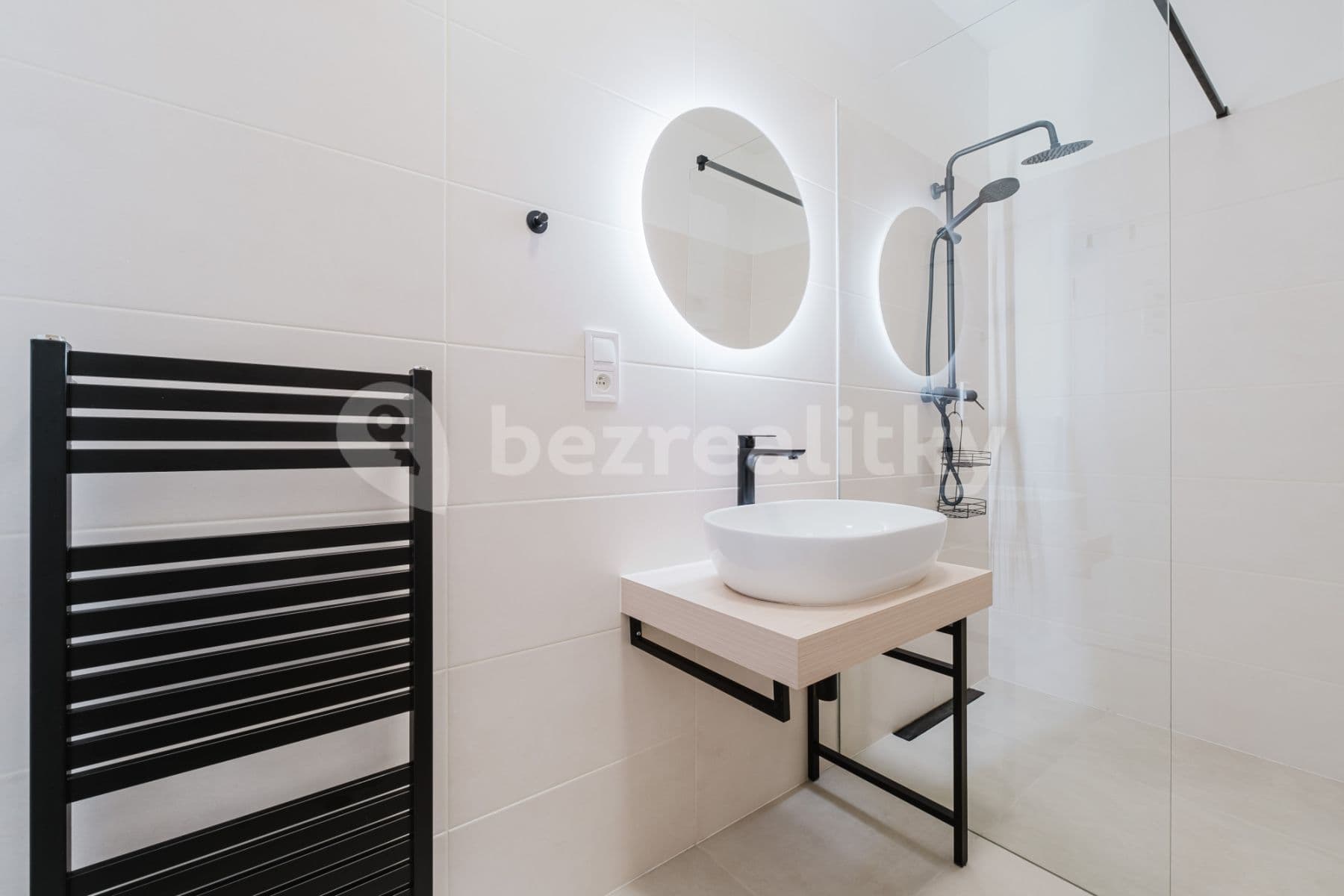 Pronájem bytu  50 m², Rostovská, Praha, Praha