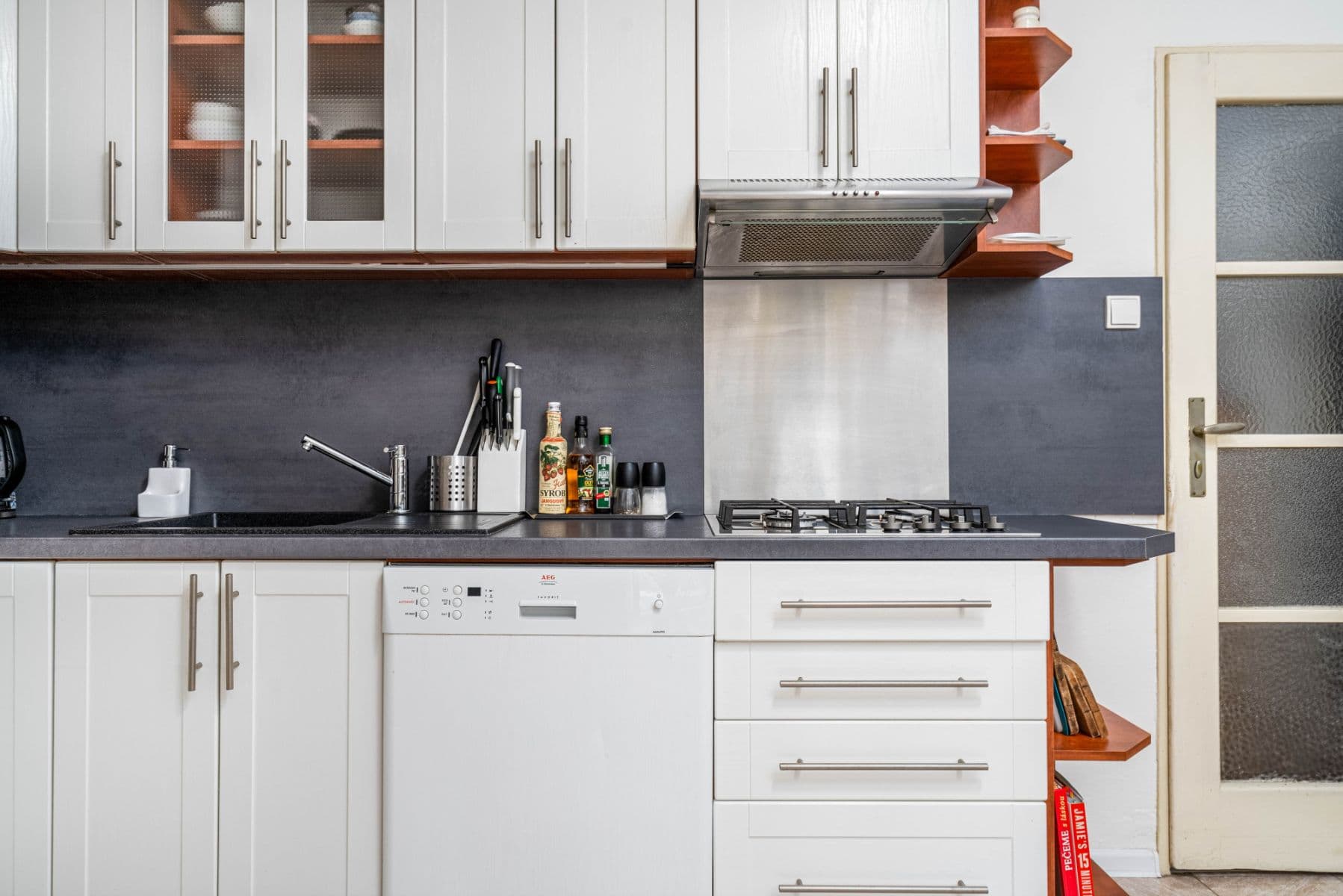 Pronájem bytu  120 m², Jiřinková, Praha, Praha