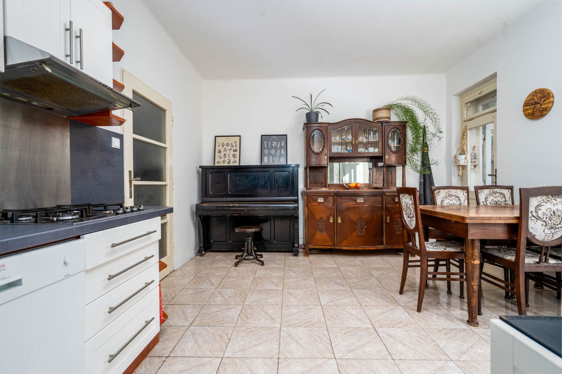 Pronájem bytu  120 m², Jiřinková, Praha, Praha