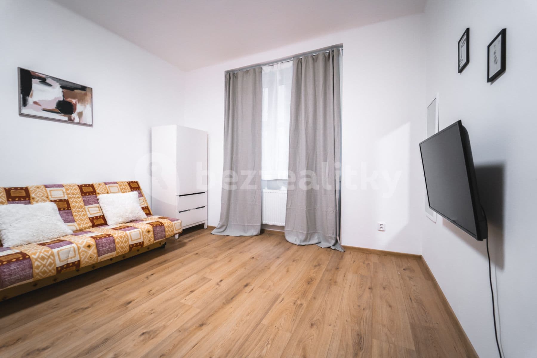Pronájem bytu  55 m², Stupkova, Praha, Praha
