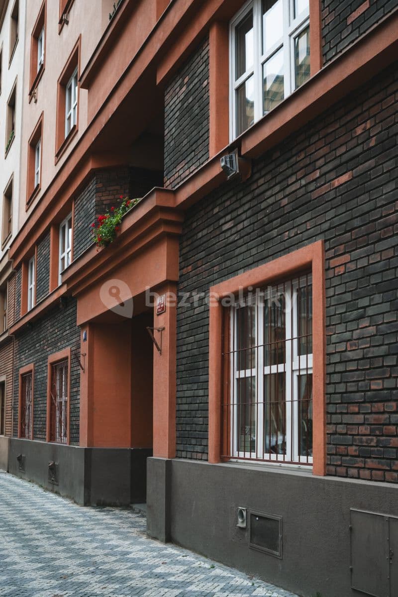 Pronájem bytu  55 m², Stupkova, Praha, Praha