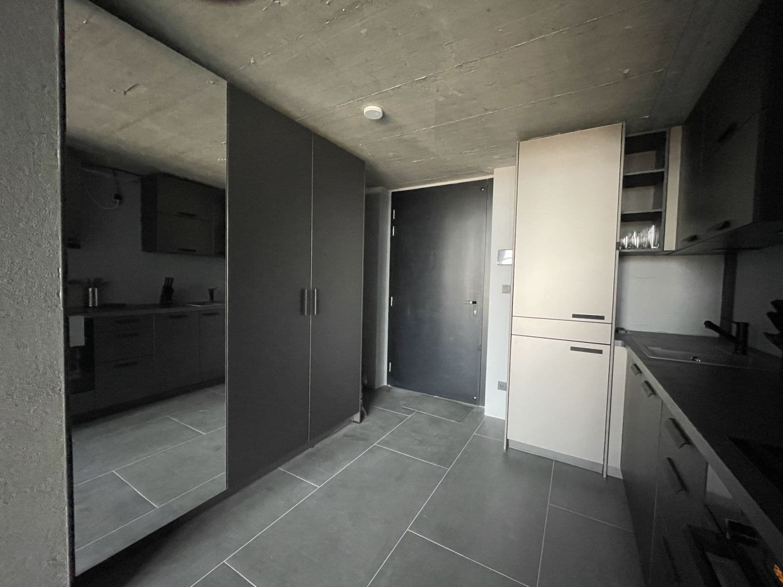 Pronájem bytu  65 m², Československého exilu, Praha, Praha