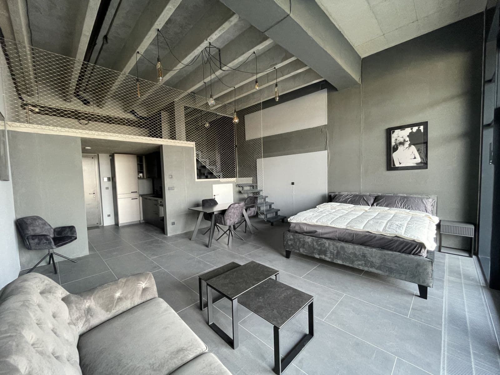 Pronájem bytu  65 m², Československého exilu, Praha, Praha