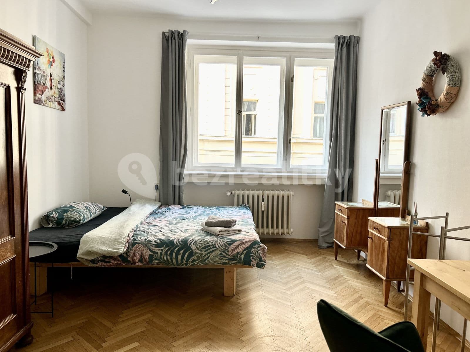 Pronájem bytu 1+1 72 m², Vrázova, Praha, Praha