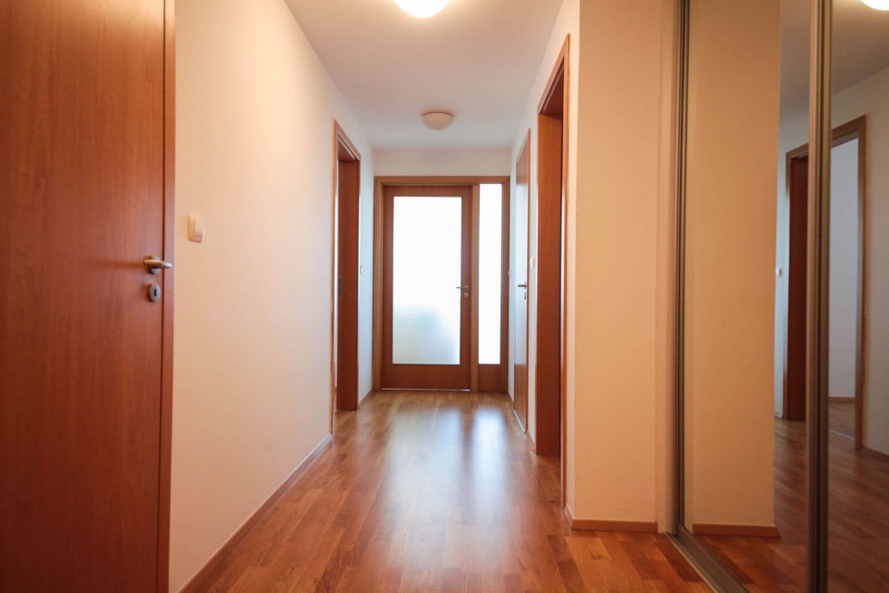 Pronájem bytu  100 m², Ke Kapslovně, Praha, Praha