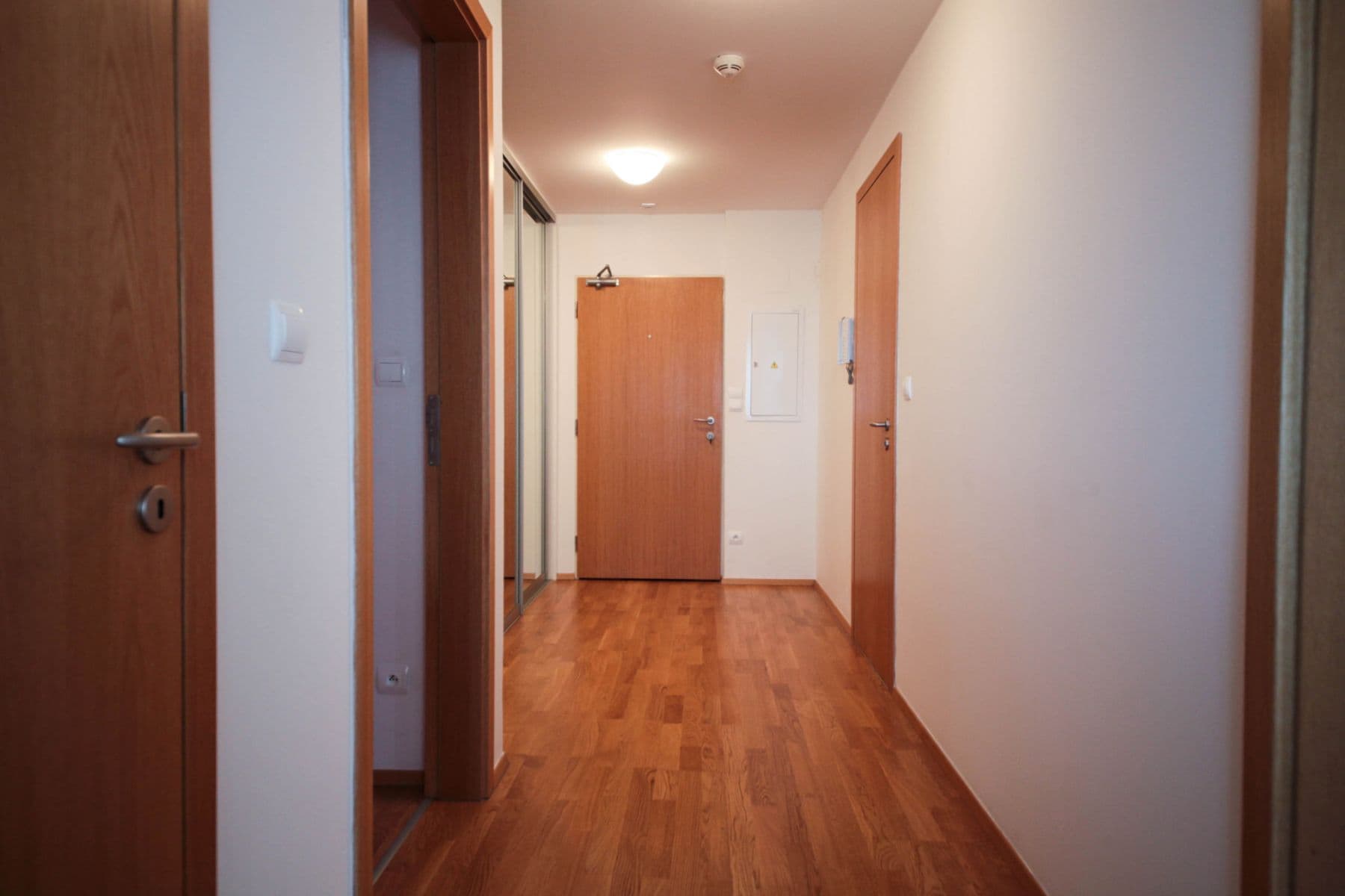 Pronájem bytu  100 m², Ke Kapslovně, Praha, Praha