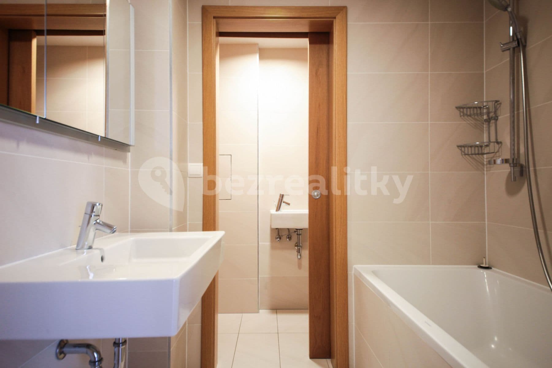 Pronájem bytu  100 m², Ke Kapslovně, Praha, Praha