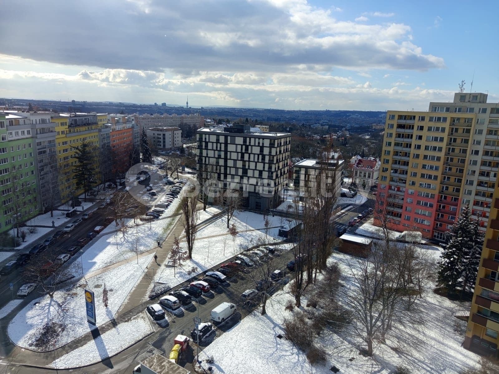 Pronájem bytu  46 m², Teplická, Praha, Praha