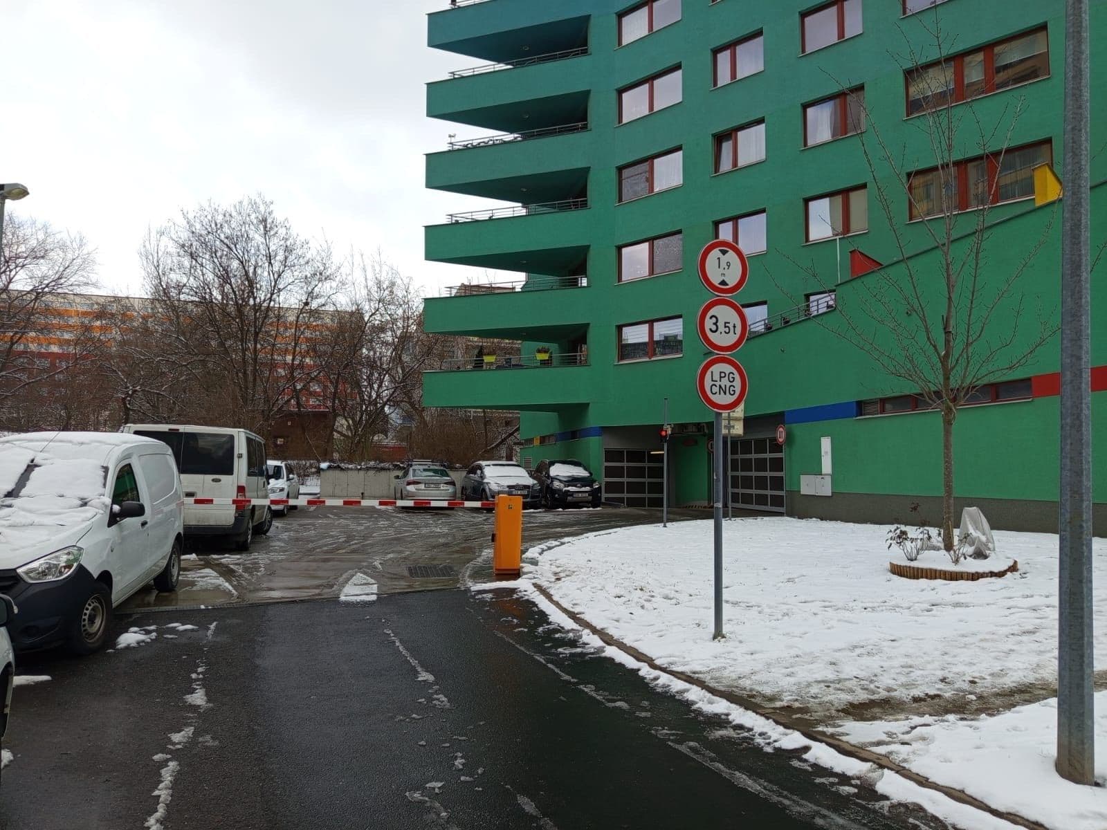 Pronájem bytu  50 m², Teplická, Praha, Praha