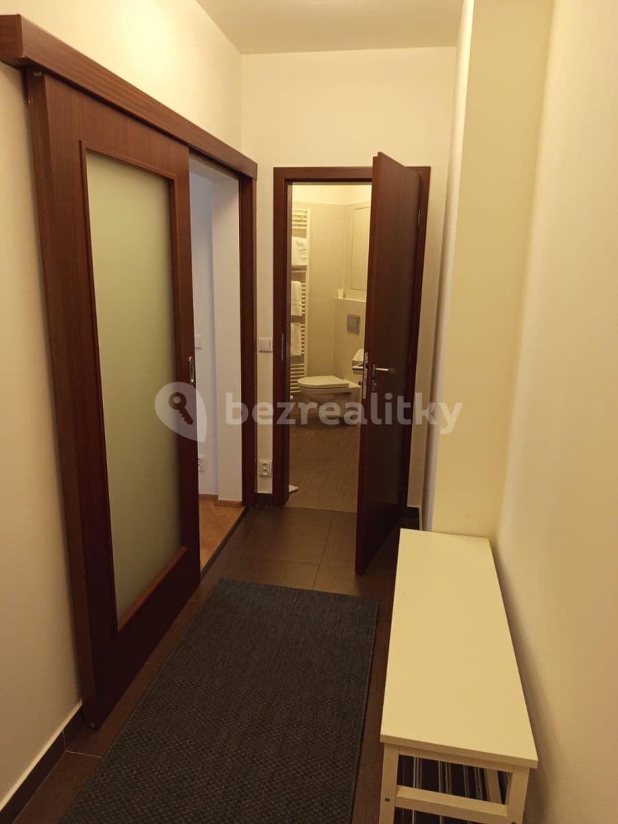 Pronájem bytu  46 m², Teplická, Praha, Praha