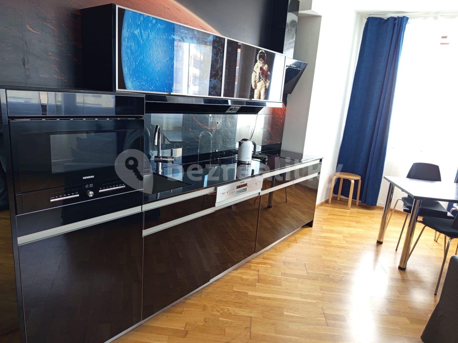 Pronájem bytu  46 m², Teplická, Praha, Praha
