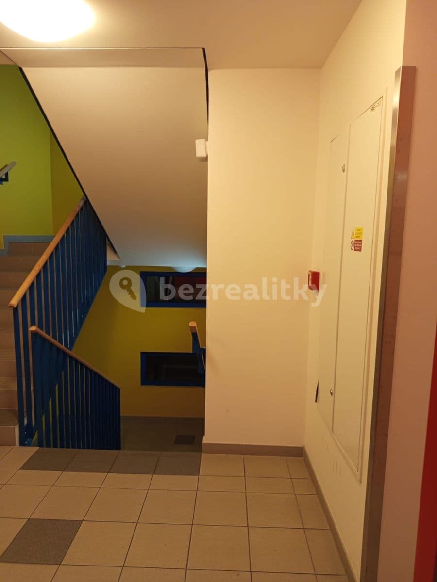 Pronájem bytu  46 m², Teplická, Praha, Praha