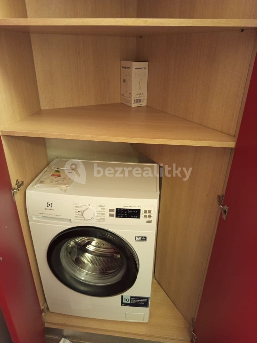 Pronájem bytu  46 m², Teplická, Praha, Praha