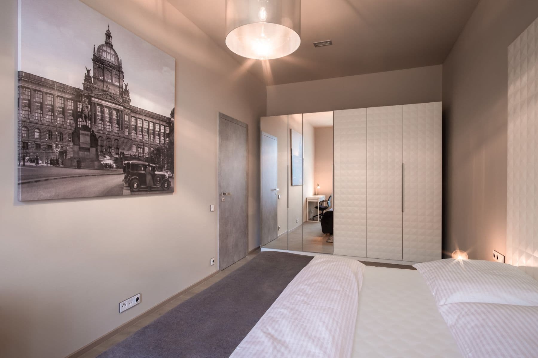 Pronájem bytu  47 m², Římská, Praha, Praha