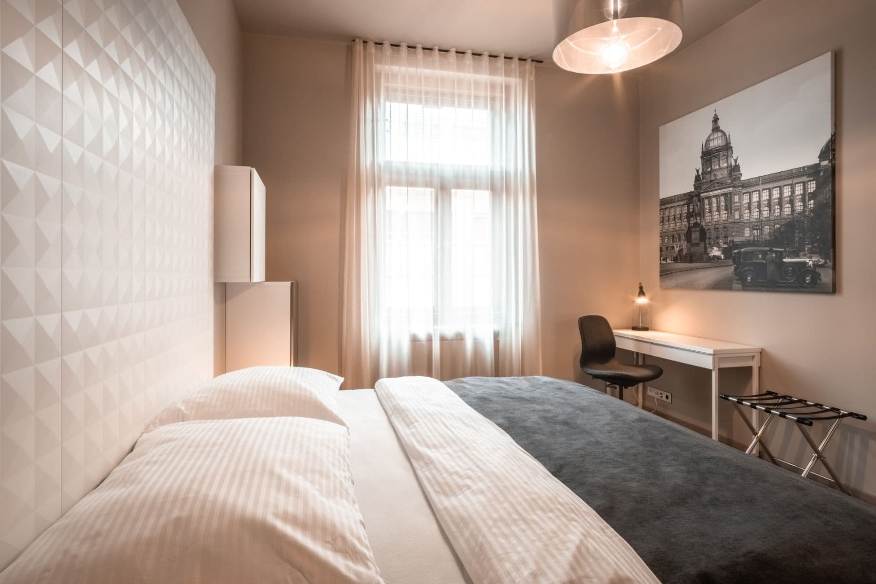 Pronájem bytu  47 m², Římská, Praha, Praha