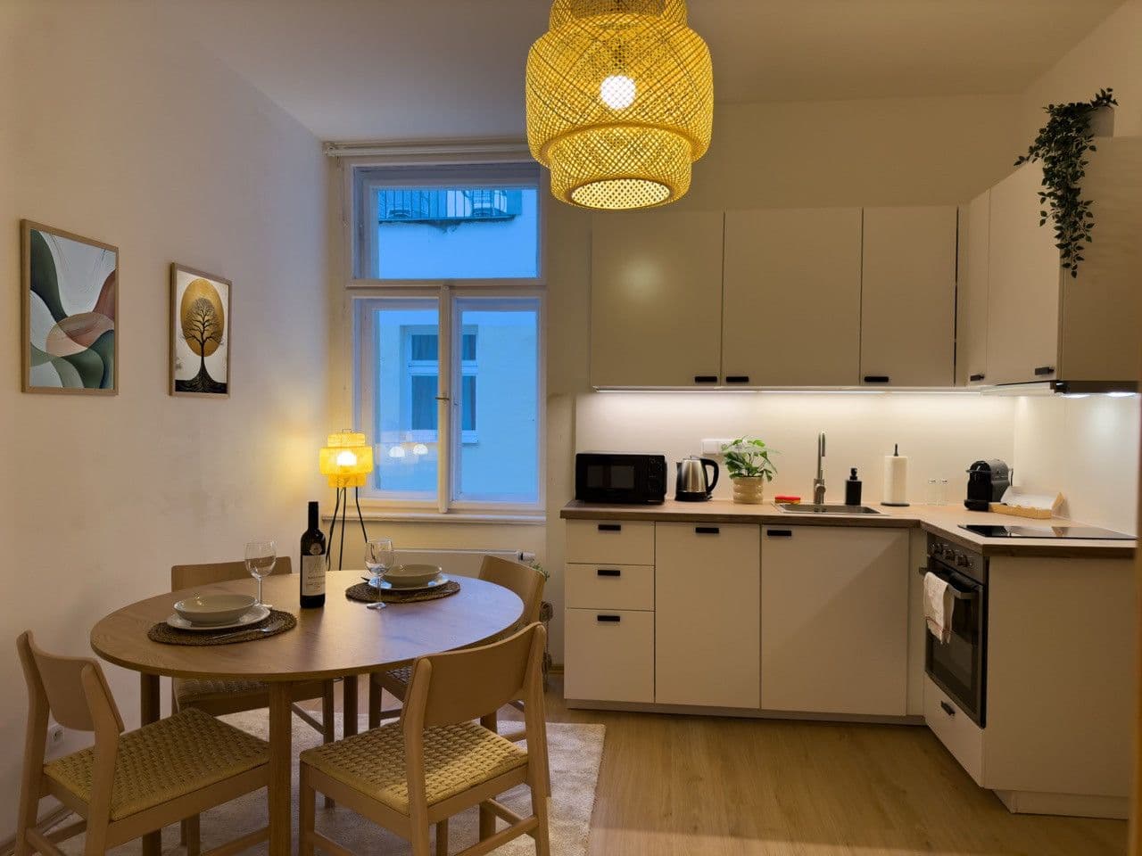 Pronájem bytu  100 m², Londýnská, Praha, Praha
