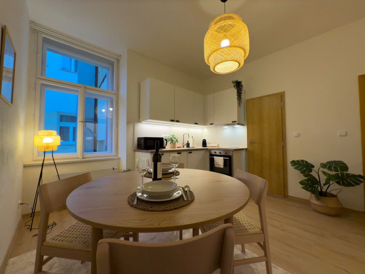 Pronájem bytu  100 m², Londýnská, Praha, Praha
