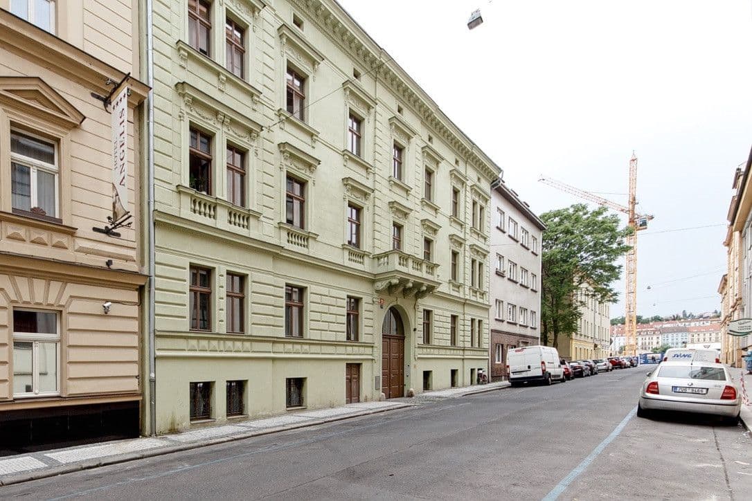Pronájem bytu  45 m², Pivovarská, Praha, Praha