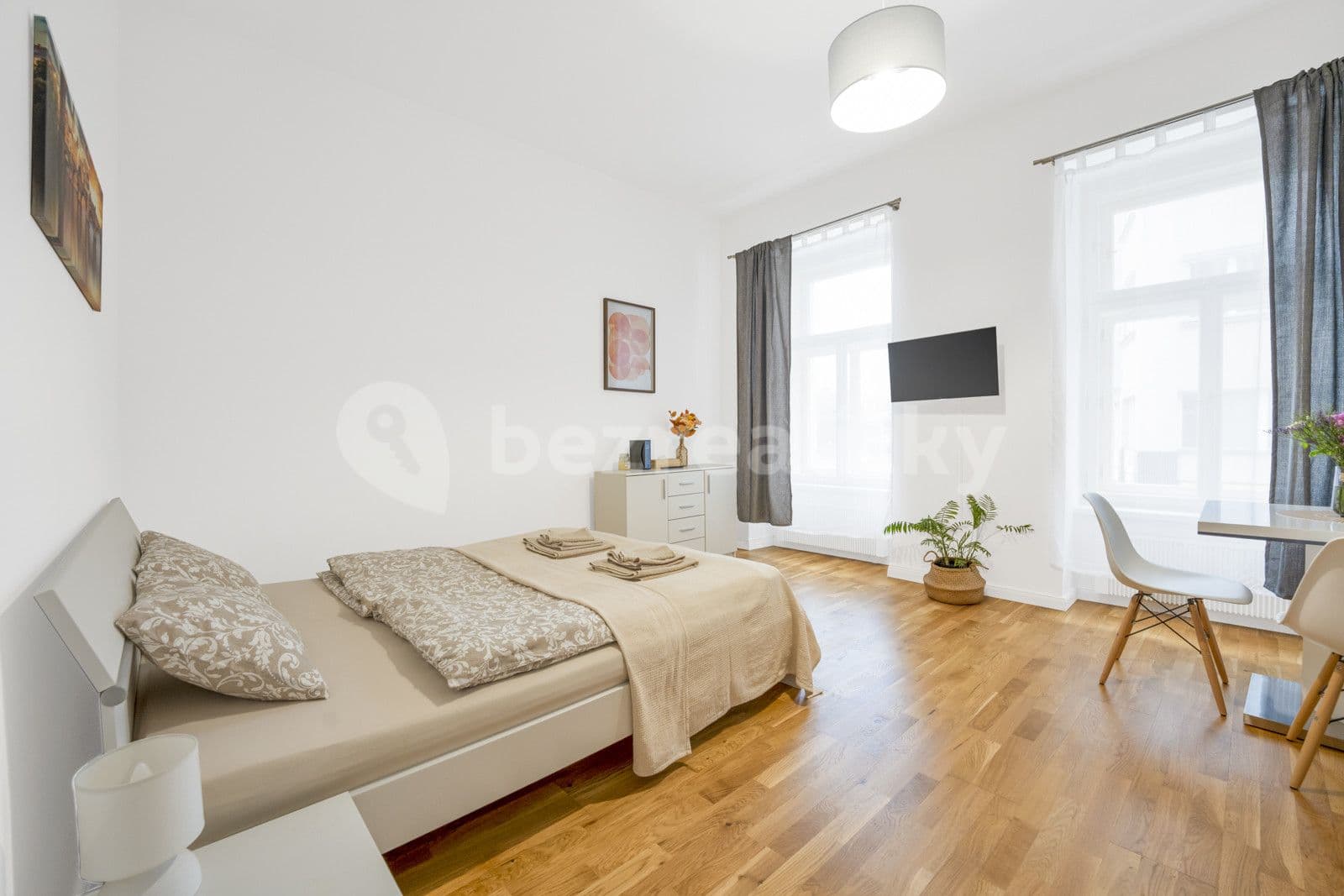 Pronájem bytu 1+1 30 m², Petrská, Praha, Praha