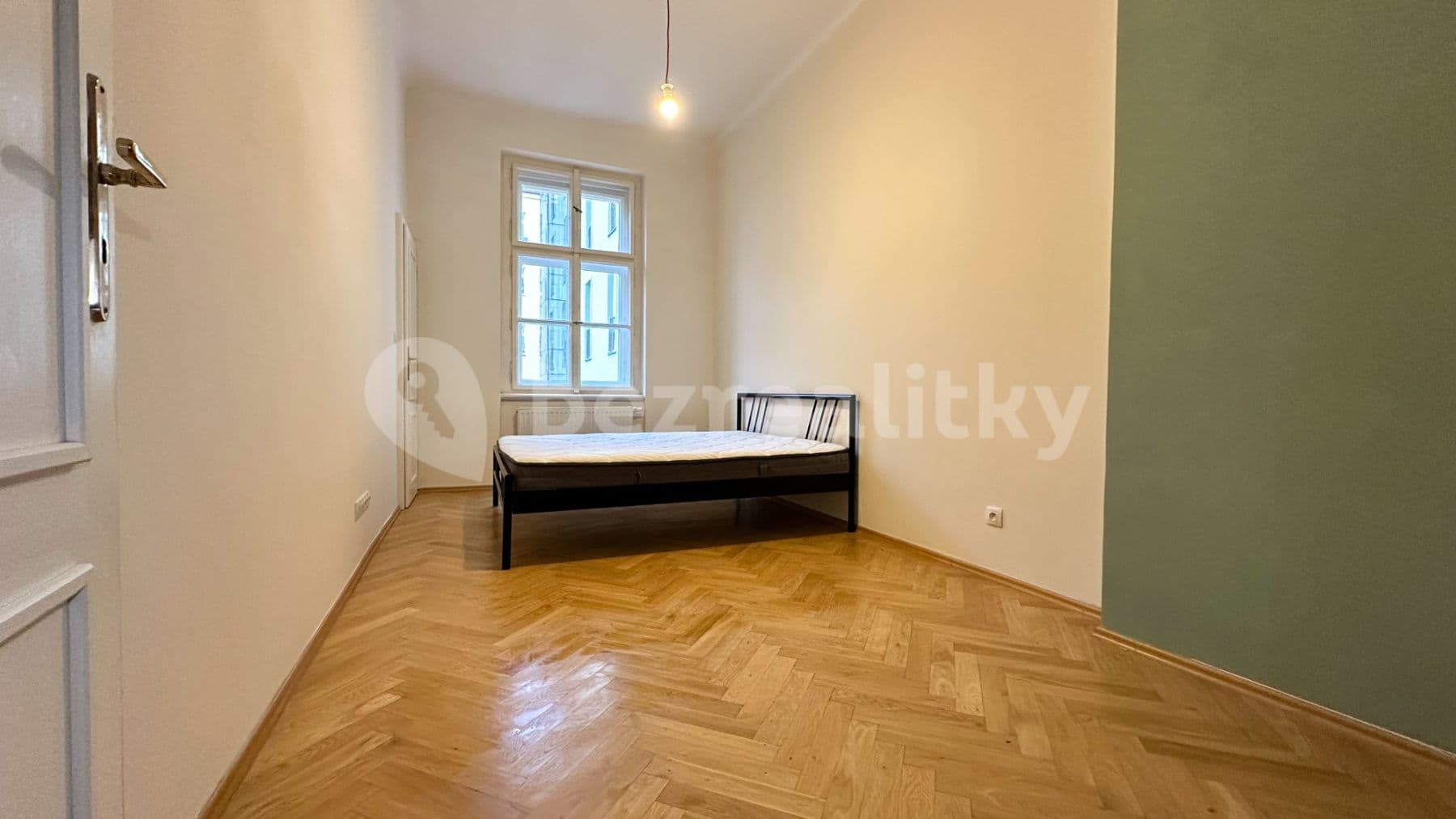 Pronájem bytu 1+1 • 13 m² bez realitky