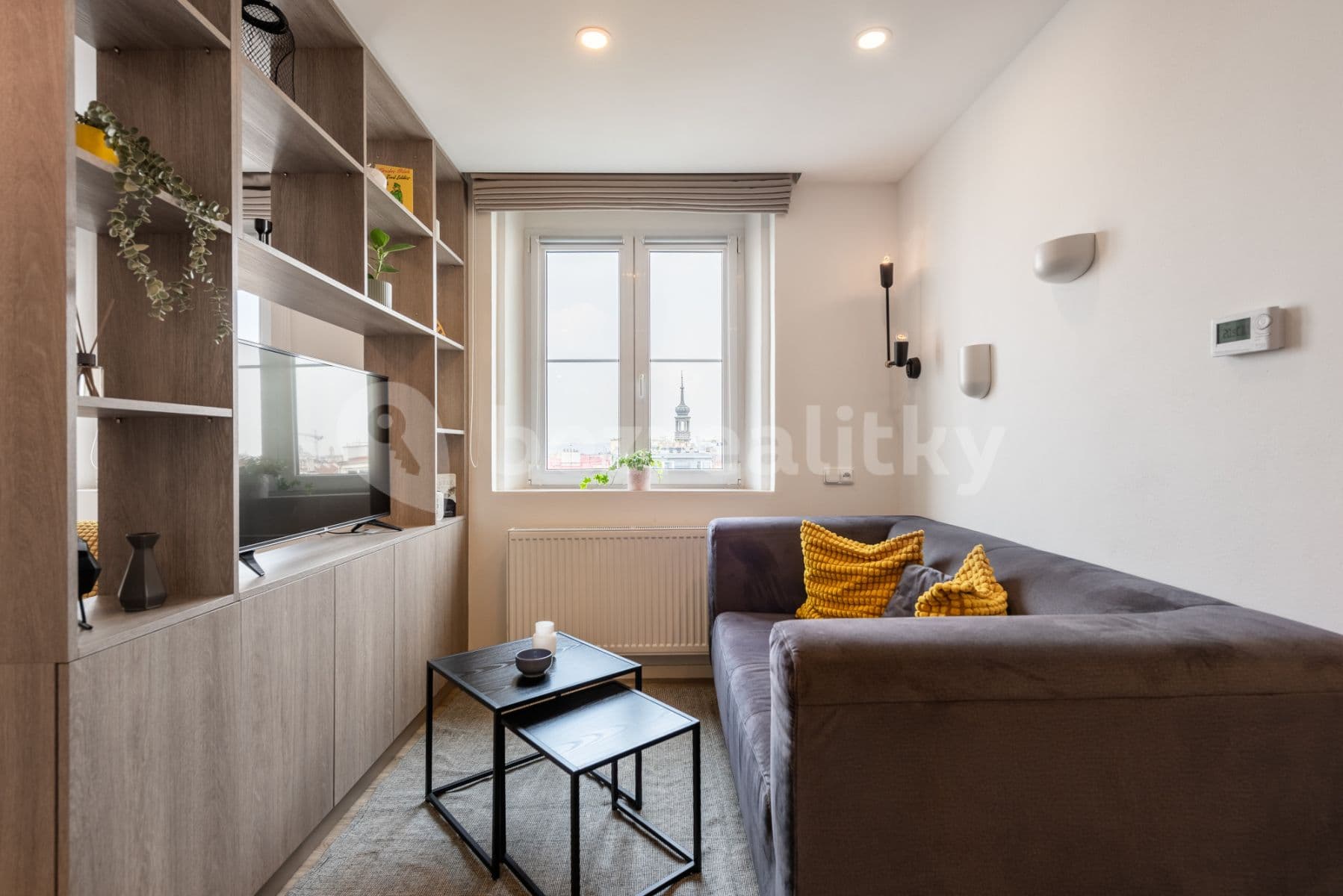 Pronájem bytu  30 m², Moravská, Praha, Praha